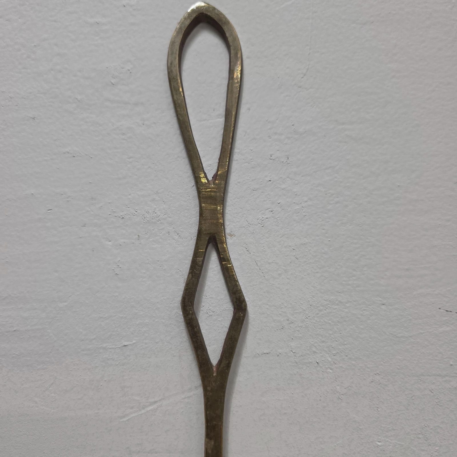 Vintage brass pierced skimmers set of three, long handled French country kitchen wall decor - 4