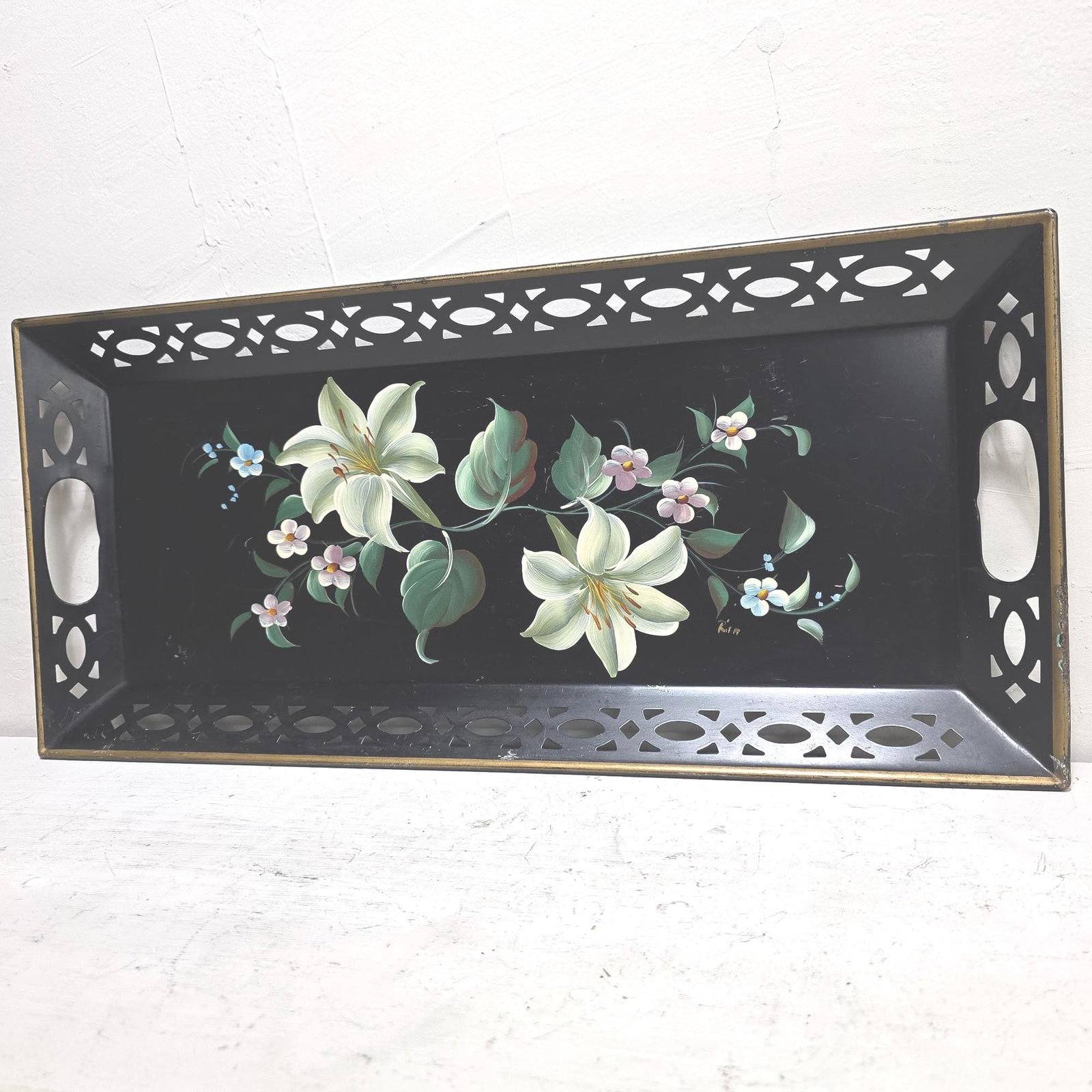 Vintage Metal Floral Toleware gallery wall serving tray, hand painted lilies flowers hostess drinks - 3