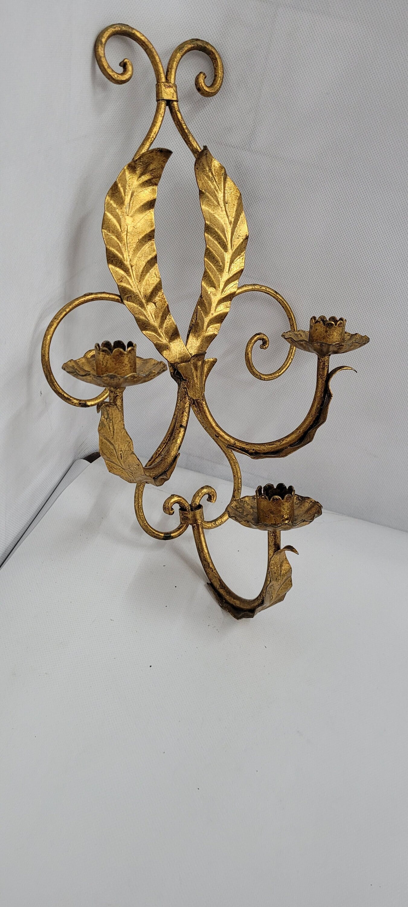 Vintage Italian Florentine Wall Sconce, 3 Candle Holder, Gold Gilt Leaf Scroll, Hollywood Regency - 3