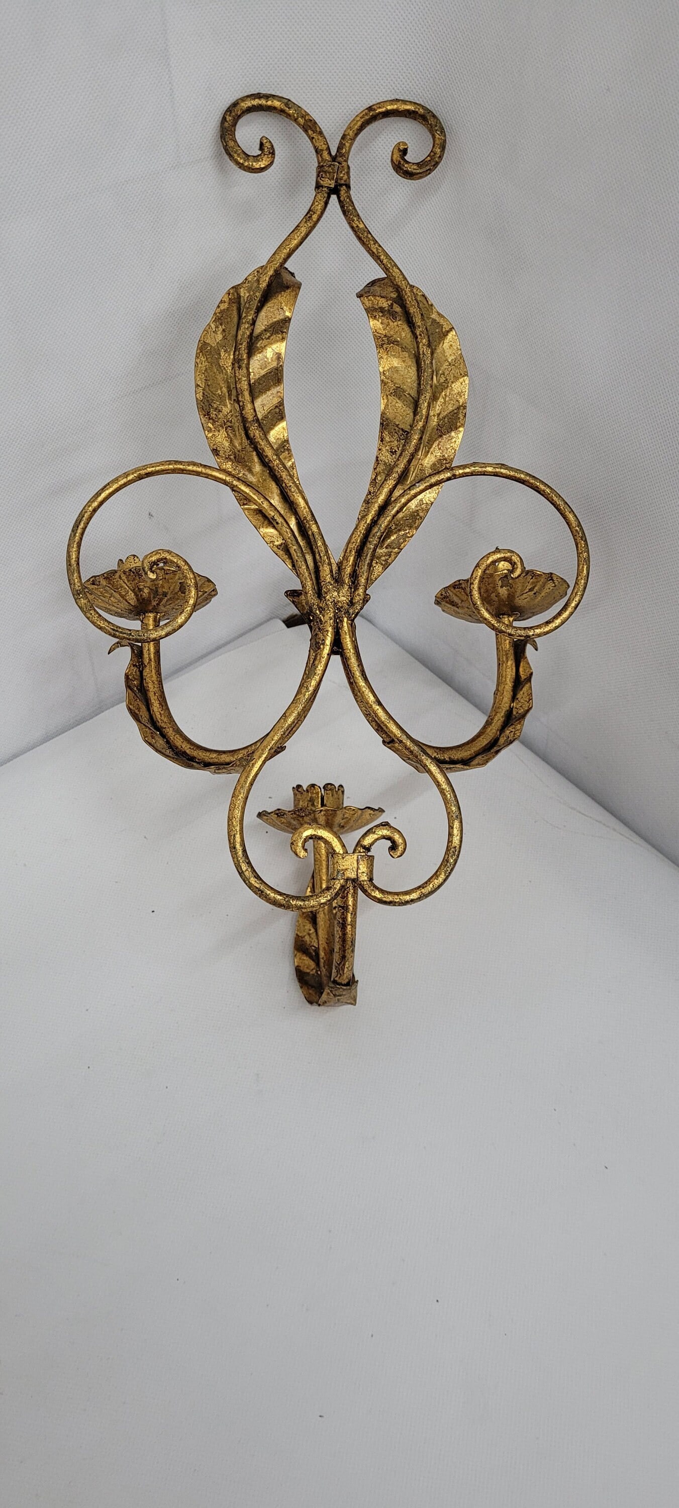 Vintage Italian Florentine Wall Sconce, 3 Candle Holder, Gold Gilt Leaf Scroll, Hollywood Regency - 5