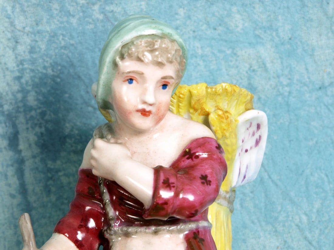 RARE Royal Vienna Antique 18th C Porcelain Boy Peasant Figurine Beehive: Title: RARE Royal Vienna Antique 18th C Porcelain Boy Peasant Figurine BeehiveDescription: . This is an Antique Royal Vienna Beautiful Hand Painted Porcelain Figurine. The figurine depicts a boy,