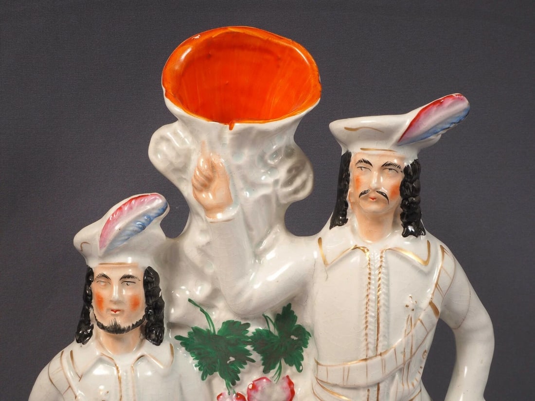 STAFFORDSHIRE FIGURINE Robin Hood 19 century LARGE RARE Victorian Flatback Vase: Title: STAFFORDSHIRE FIGURINE Robin Hood 19 century LARGE RARE Victorian Flatback VaseDescription: . This is a beautiful and very unusual Staffordshire figurine/vase that depicts Robin Hood. This is