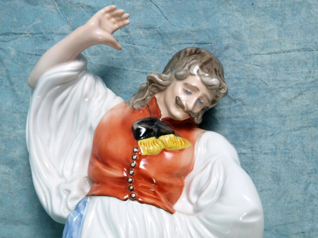 Herend Porcelain Figurine Hungarian Man Dancing, 5496 Boy 11 1/2" Hungary - 3