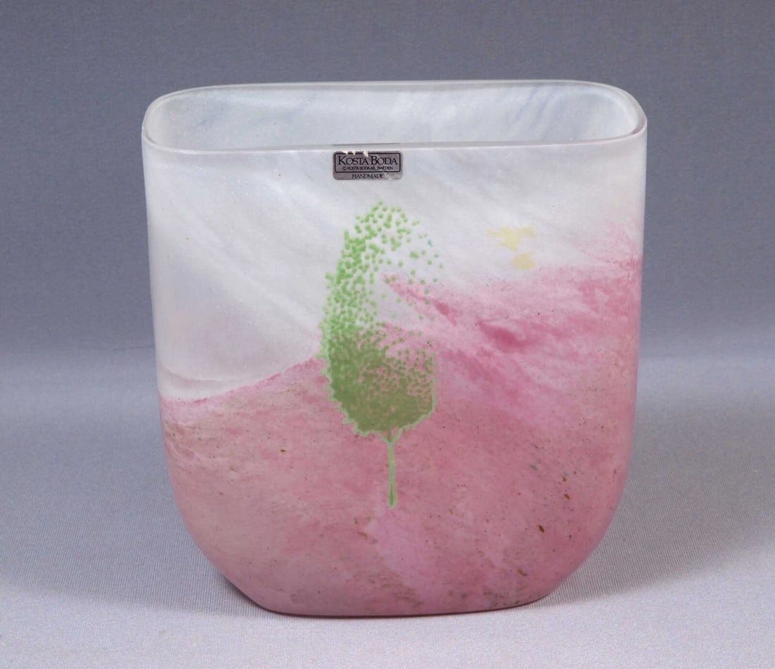 Kosta Boda Kjell Engman Glass Art Yellow Vase MAY TREE Mai LARGE Signed: Title: Kosta Boda Kjell Engman Glass Art Yellow Vase MAY TREE Mai LARGE SignedDescription: . This is a beautiful and rare Large vase. It is part of the 'May Tree' series. The vase is designed and