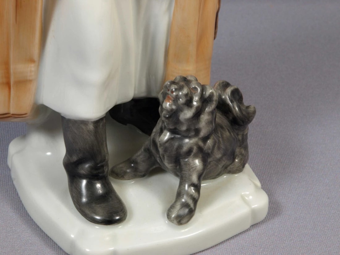 Herend Porcelain Figurine Man with Dog 5810 8 1/2" Hungary - 4