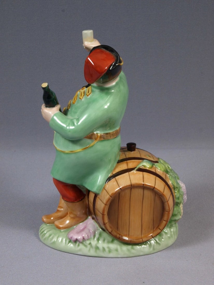 Herend Porcelain Figurine Solder Man Drinking Tokaj Wine 5449 7 1/2" Hungary - 6