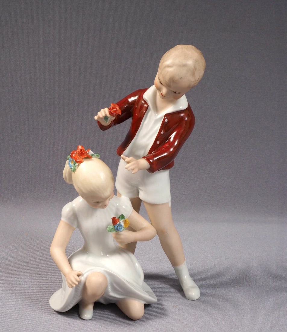 WALLENDORF SCHAUBACH FIGURINE Boy & Girl Flowers 1964 200th anniversary edition: Title: WALLENDORF SCHAUBACH FIGURINE Boy & Girl Flowers 1964 200th anniversary edition Description: . This is a beautiful Wallendorf Schaubach figurine. The figurine shows precision craftsmanship feat