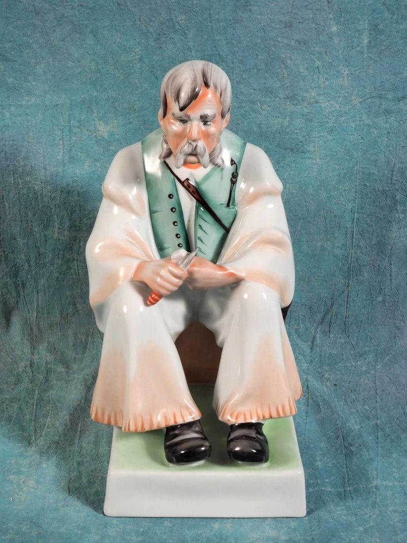 Hungarian porcelain figurine Statue Zsolnay Pecs Carver Old Man VERY LARGE 33 cm: Title: Hungarian porcelain figurine Statue Zsolnay Pecs Carver Old Man VERY LARGE 33 cmDescription: . This is a beautiful Vintage, hand painted Hungarian figurine made by Zsolnay Porcelain in