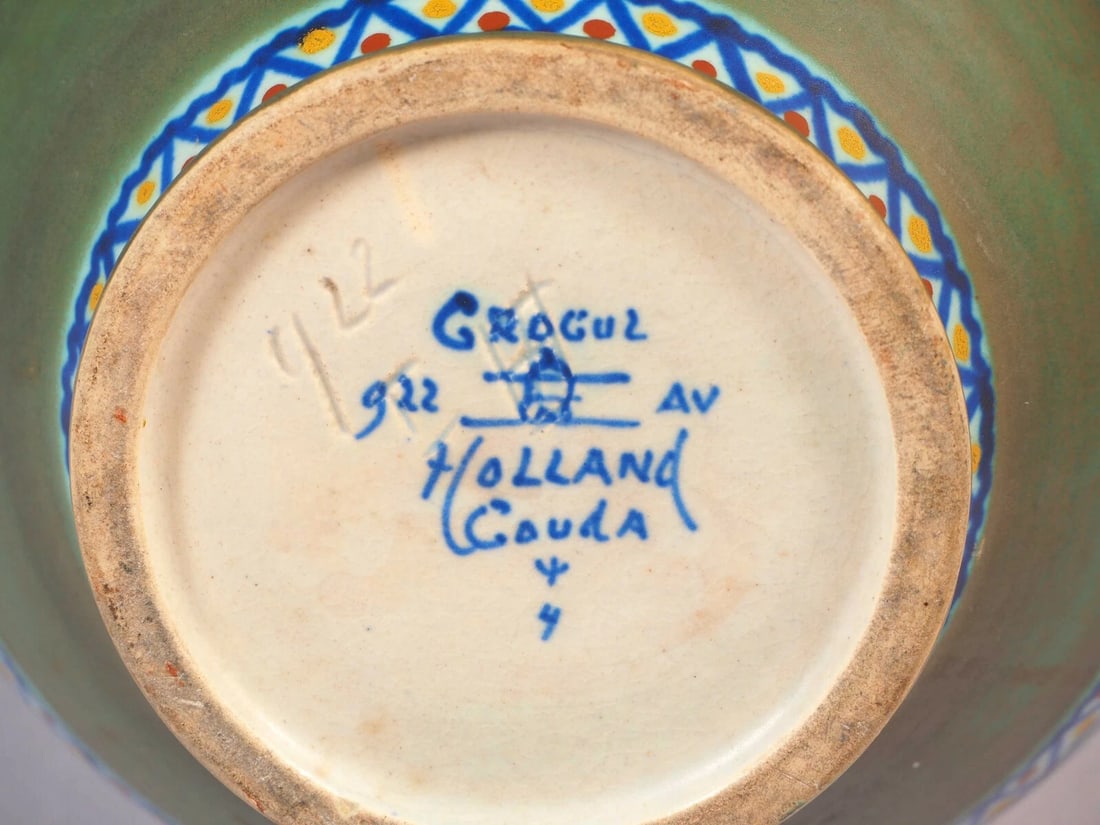 Gouda PZH Royal Zuid-Holland CROCUS Handled Vase Pot Matte - 7