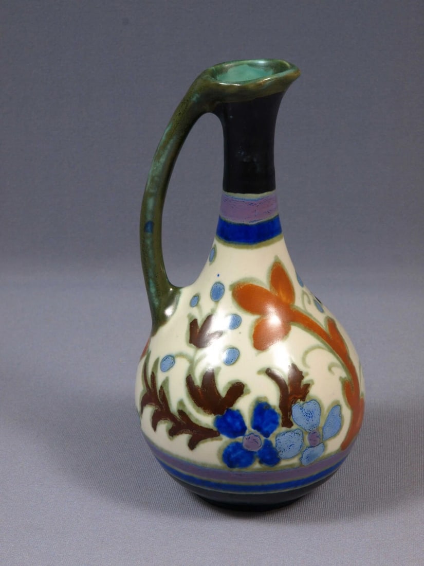 Gouda PZH Royal Zuid-Holland CAMELIA Handled Vase Matte - 2