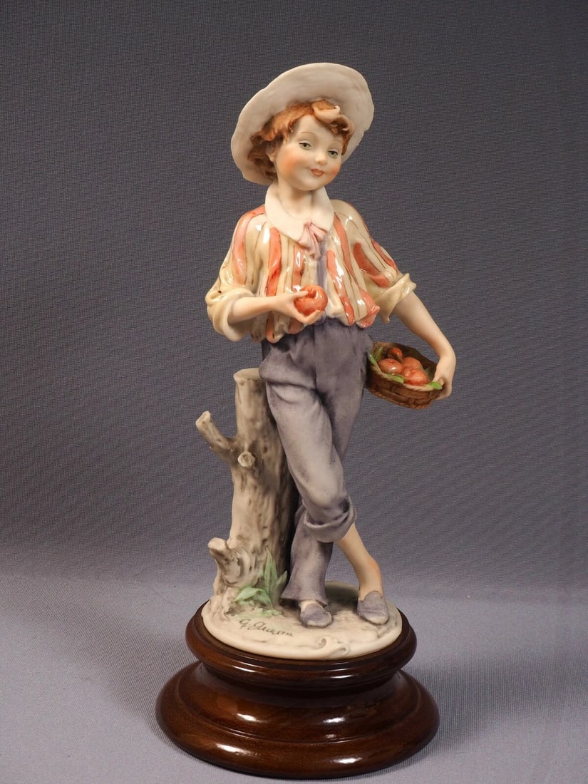 Giuseppe Armani Figurine Boy with apples fruit - 3