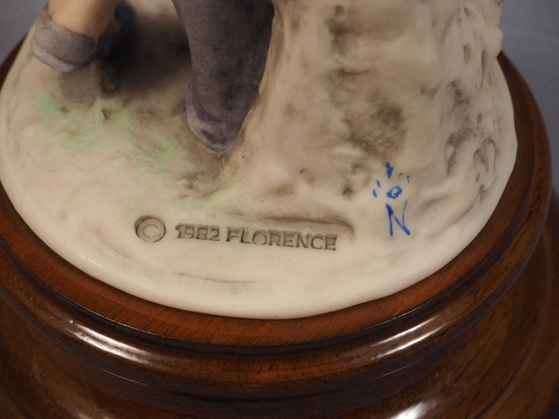 Giuseppe Armani Figurine Boy with apples fruit - 7