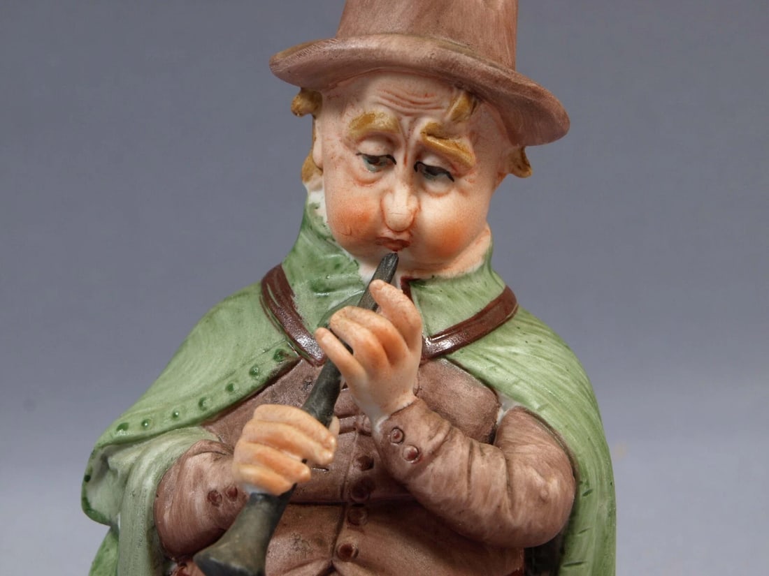 CAPODIMONTE Italy Pucci Man playing trumpet Vintage - 3