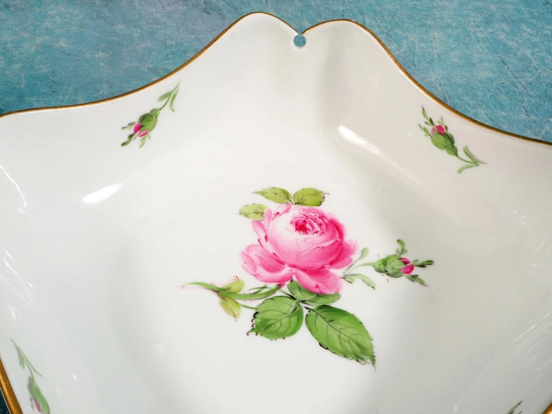 RARE MEISSEN Pink Rose Square Serving Bowl Ruffled Keyhole Corners Germany: Title: RARE MEISSEN Pink Rose Square Serving Bowl Ruffled Keyhole Corners GermanyDescription: . This is a beautiful Square Serving Bowl with Ruffled Rims and Keyhole Corners made by Meissen. The