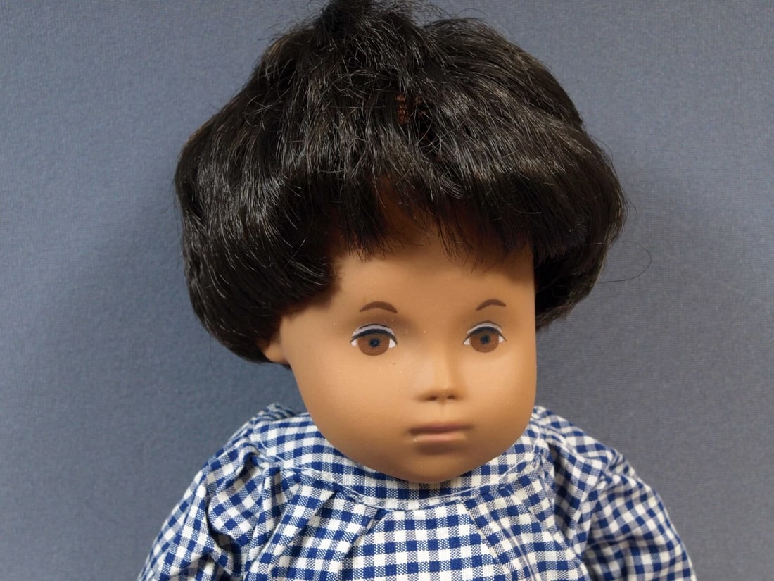 Sasha Baby Doll Dark Hair Vintage England 12" 508 Original tag: Title: Sasha Baby Doll Dark Hair Vintage England 12" 508 Original tagDescription: . This listing is for a vintage, Sasha baby doll. She is 12" tall. I am pretty sure her outfit is original too.