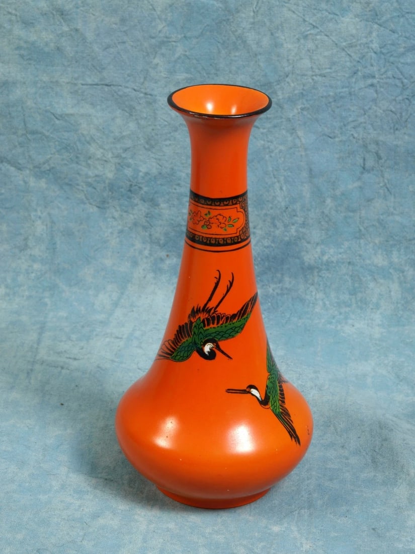 Shelley LARGE VASE Oriental Cranes Scarlet Red Orange pattern 8589: Title: Shelley LARGE VASE Oriental Cranes Scarlet Red Orange pattern 8589Description: . This superb early VASE is made by Shelley England. The vase has Oriental Cranes on a bright orange