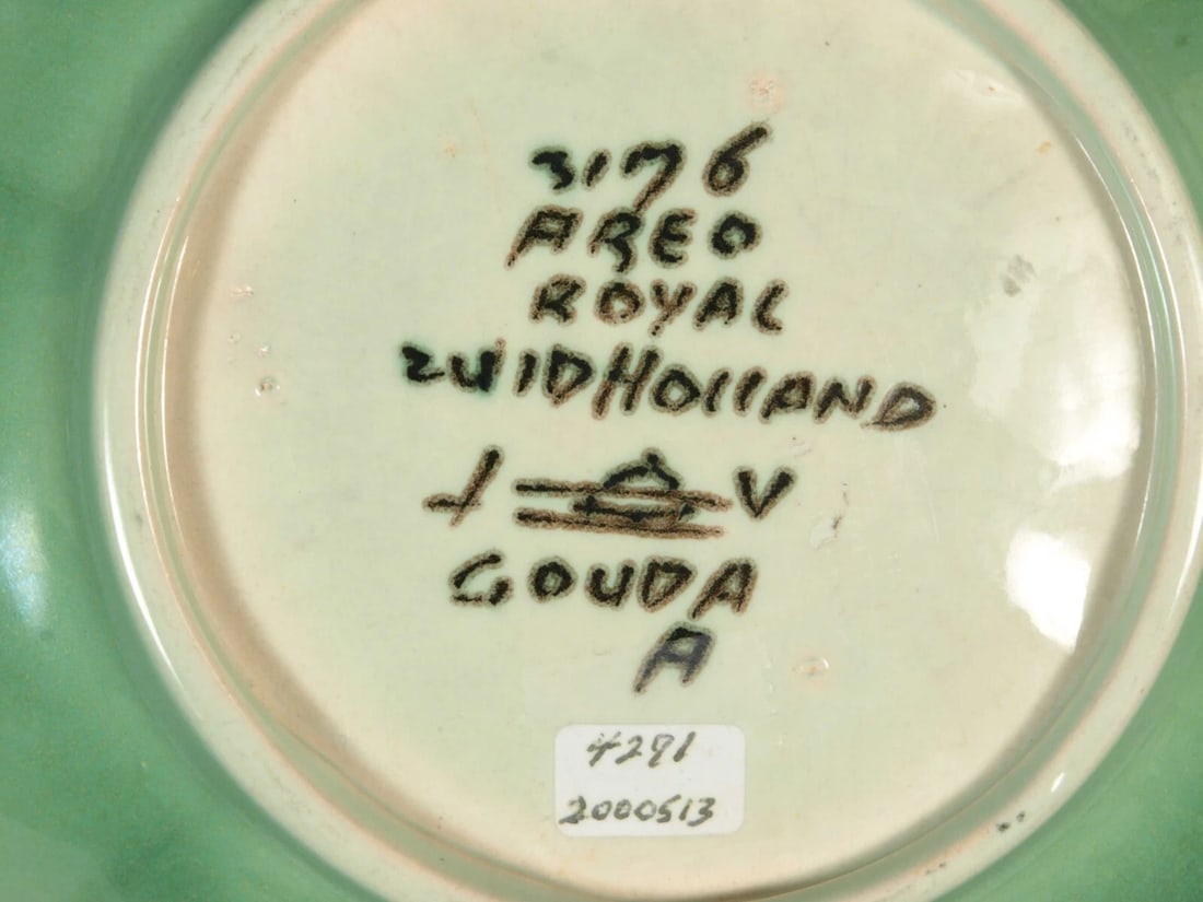 Royal Zuid-Holland Gouda Handled Scalloped Candy Dish Nappy Ares Antique - 6