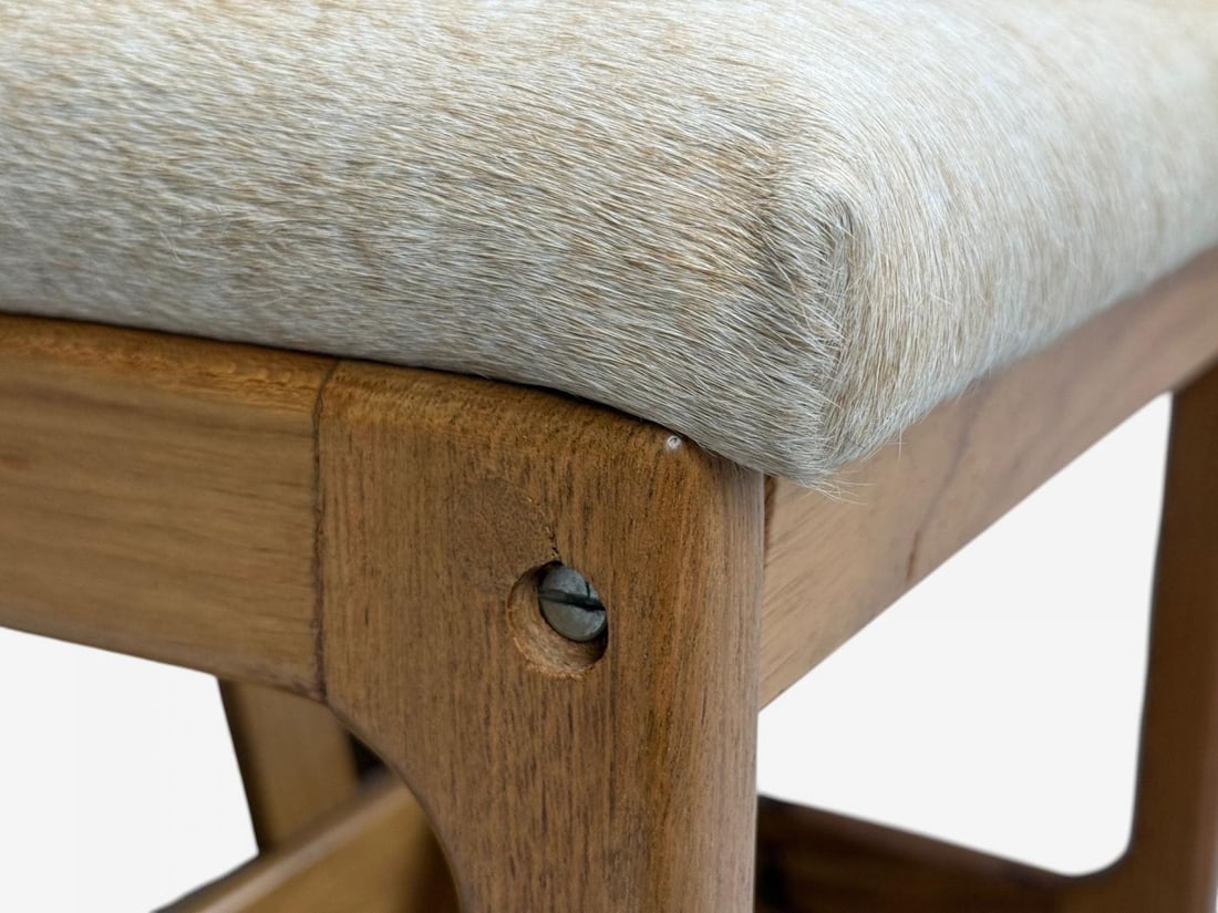 Sergio Rodrigues, Cavoina, Cowhide, Four Cuiabá Dining Chairs, Brazil, 1985 - 11