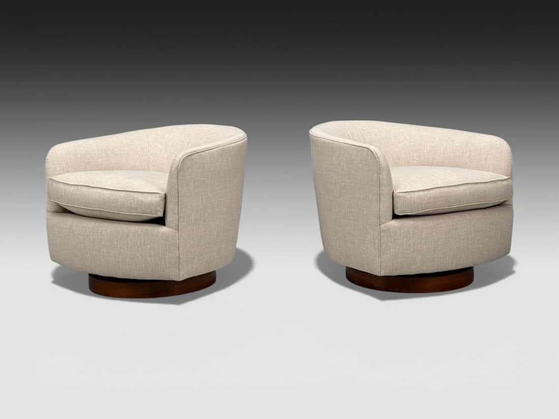 Milo Baughman, Swivel Chairs, Beige Upholstery, Walnut, USA, 1970s - 3