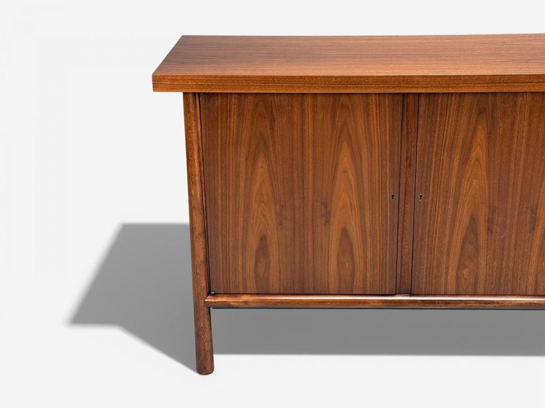 T.H. Robsjohn Gibbings, Sideboard, Walnut, USA, 1960s - 4