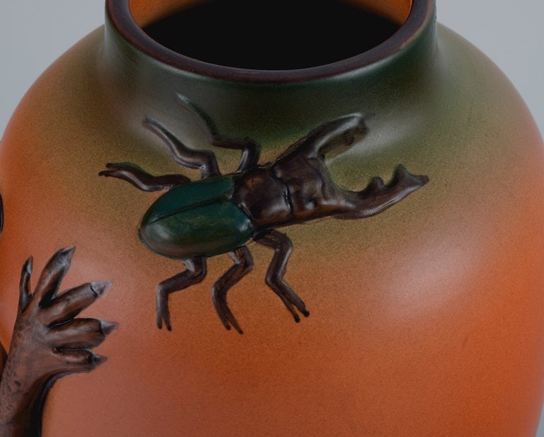 Ipsens, Denmark. Vase in hand-painted glazed ceramic with lizard and beetle. - 4