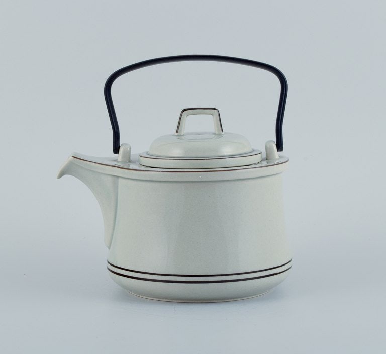 Jens Harald Quistgaard for Bing & Grøndahl, "Colombia" teapot in stoneware. (1 of 6)