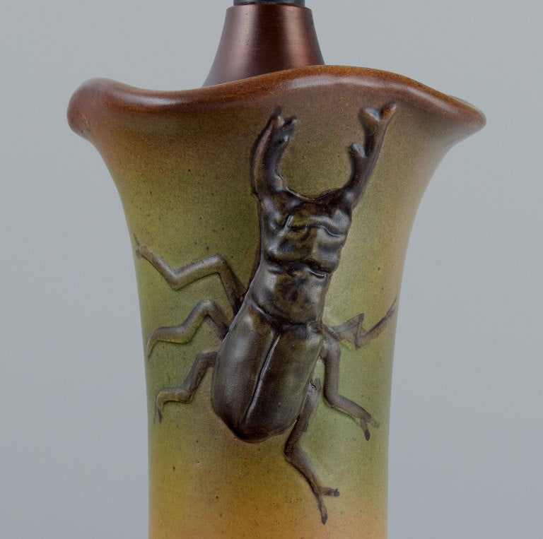 Ipsens, Denmark. Rare table lamp with lizard and beetle. - 5