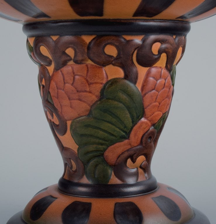 Ipsens, Denmark, Art Nouveau faience compote, decorated with foliage and flowers. - 4
