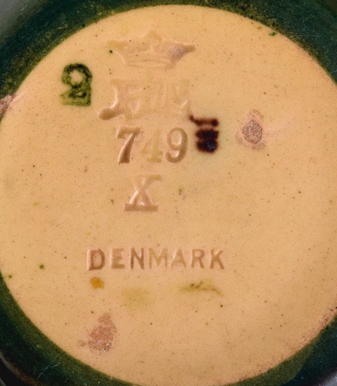 Ipsens Enke, ceramic vase and a ceramic dish. Malibu and elephant motif. - 6