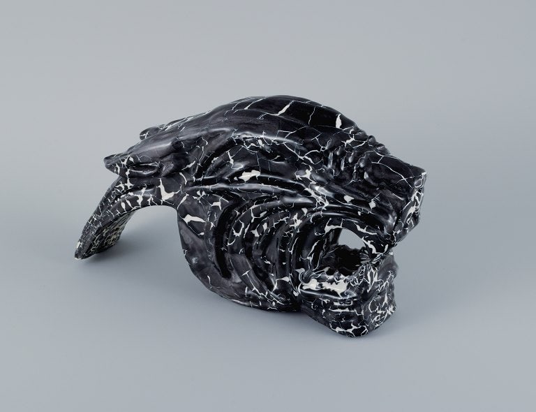 Roger Guerin (1896-1954), unique sculpture in black glazed ceramic in the form of a cat. - 2