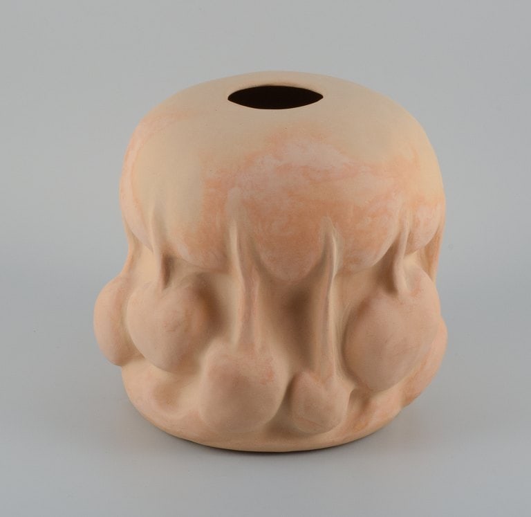 Christina Muff, Danish contemporary ceramicist (b. 1971). Large unique vessel made from golden (1 of 5)