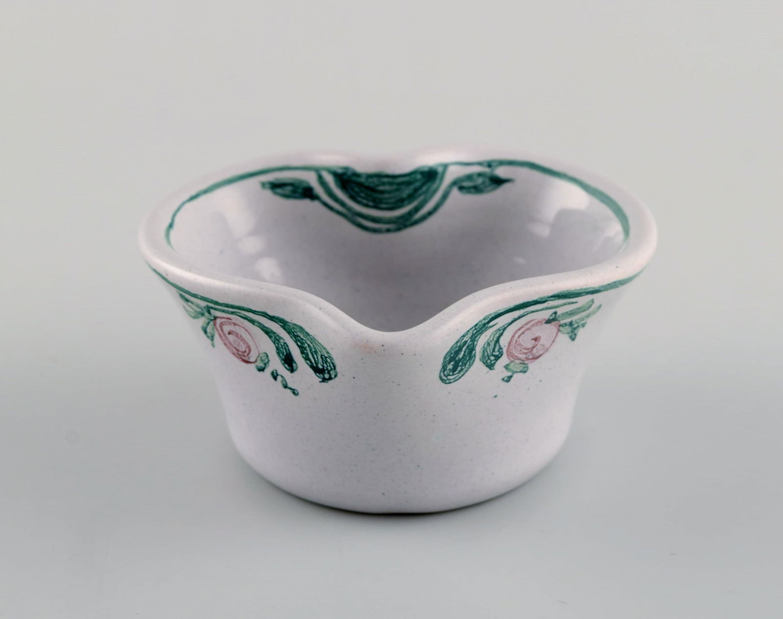 Bjørn Wiinblad (1918-2006), Denmark. Heart-shaped bowl in glazed ceramics with hand-painted (1 of 5)