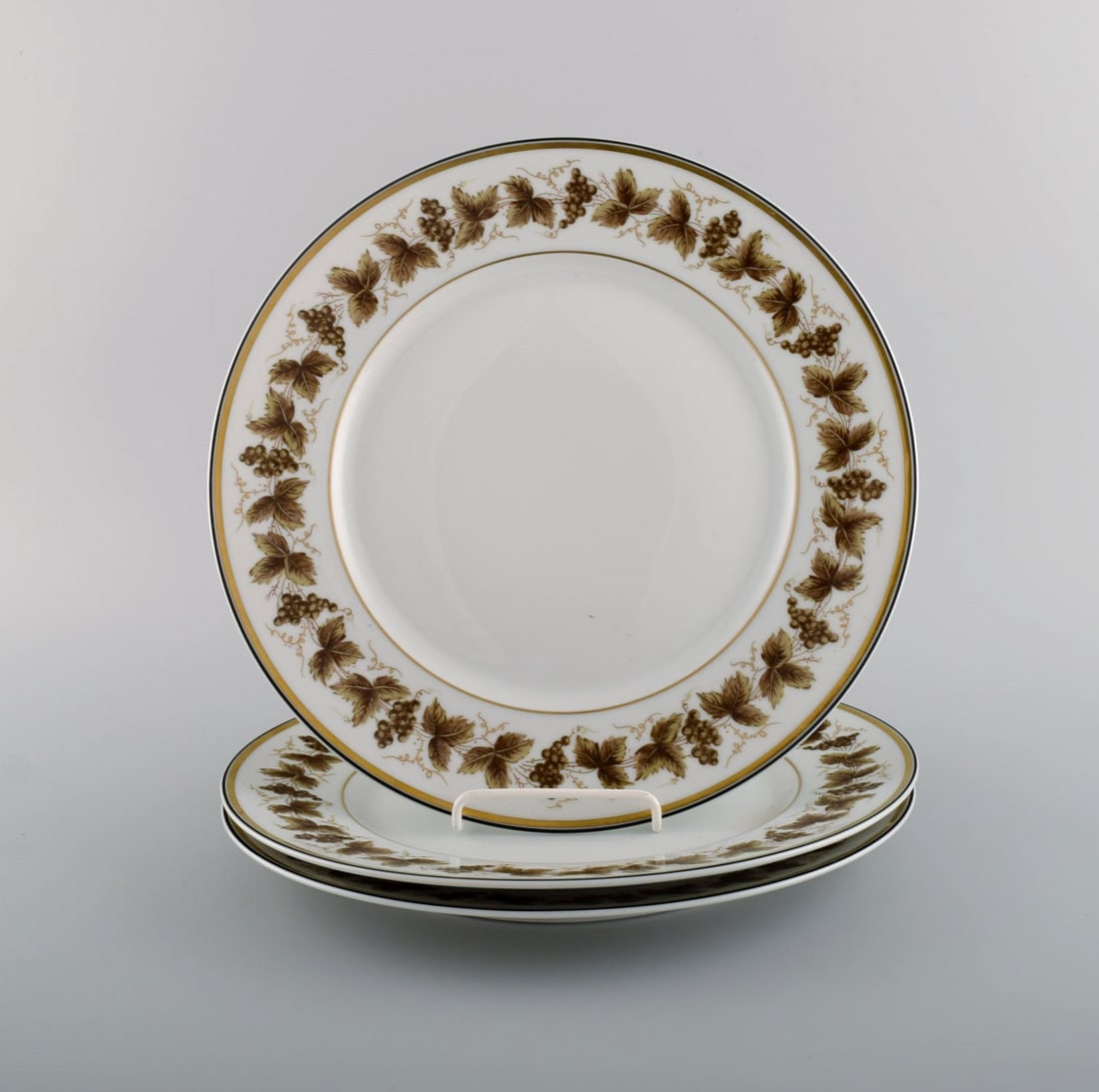 Three large Limoges porcelain plates with hand-painted grape vines and gold decoration. 1930s / 40s.: Title: Three large Limoges porcelain plates with hand-painted grape vines and gold decoration. 1930s / 40s. Description: Three large Limoges porcelain plates with hand-painted grape vines and gold dec