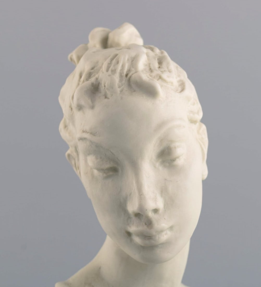 Rosenthal, Germany. Female bust in bisquit. Mid-20th century. - 6