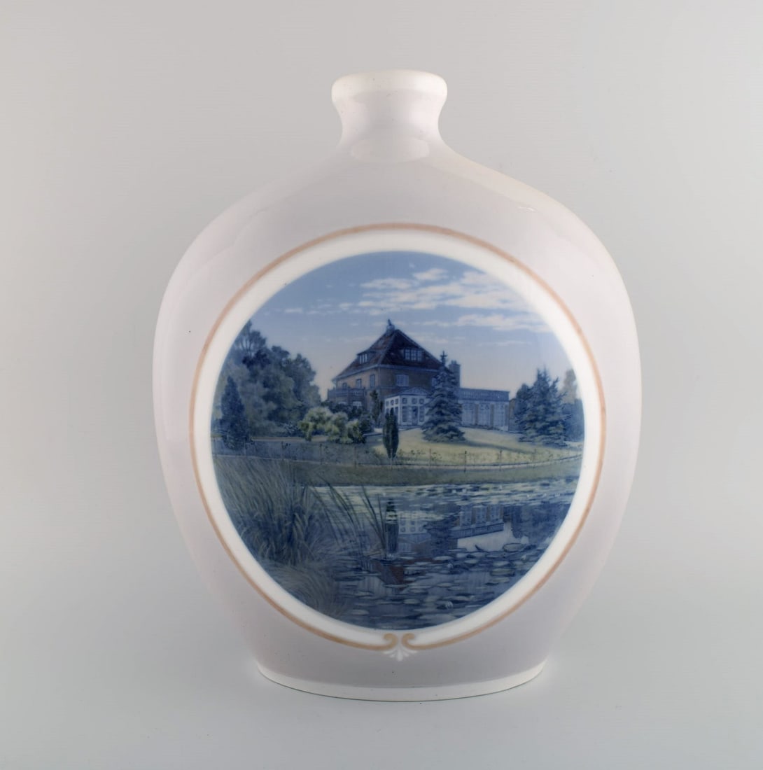 Arthur Boesen for Royal Copenhagen. Large unique vase in hand-painted porcelain with motifs of large (1 of 7)