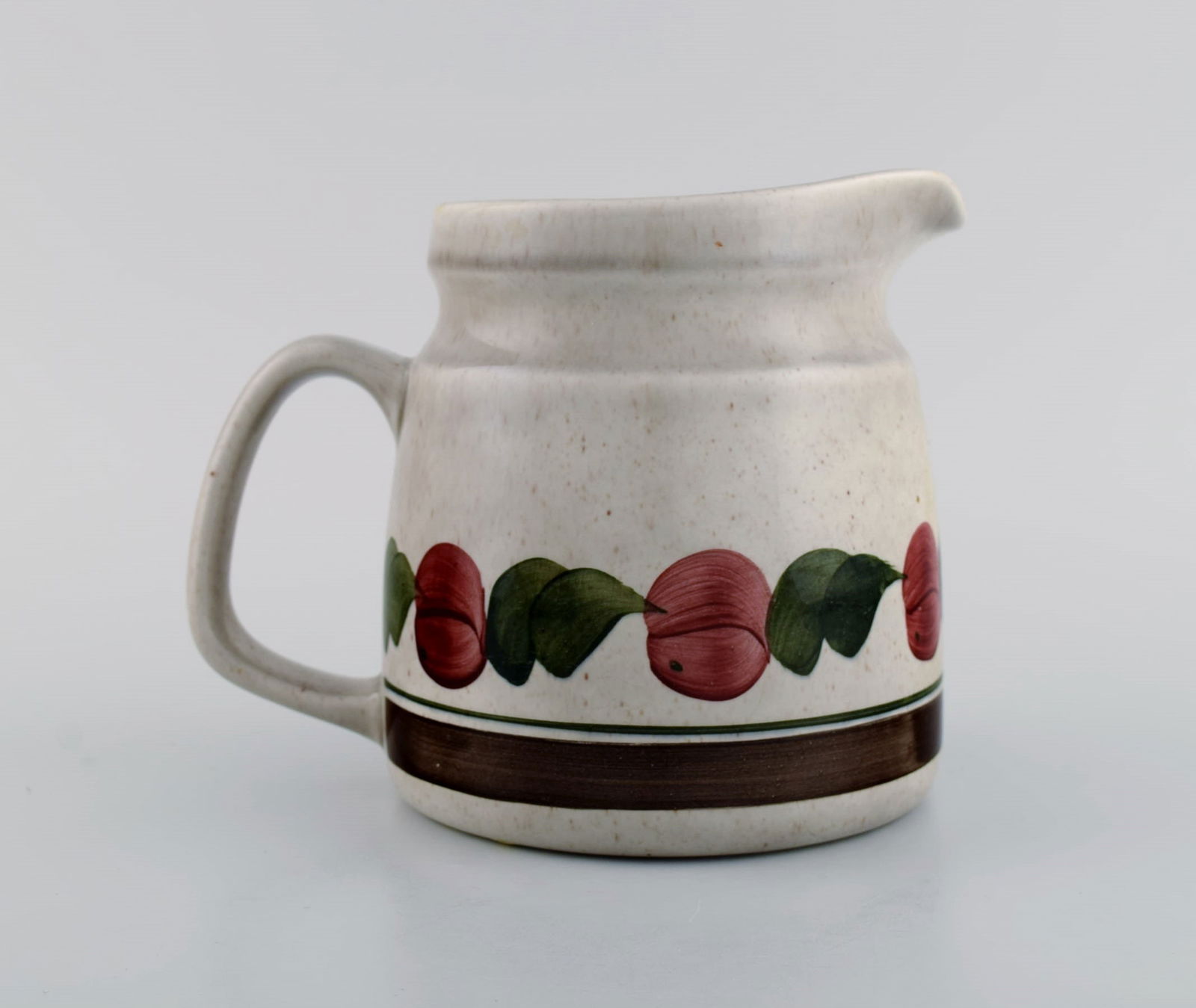 Jackie Lynd for Rörstrand. Birgitta teapot and milk jug in hand-painted glazed stoneware. - 2