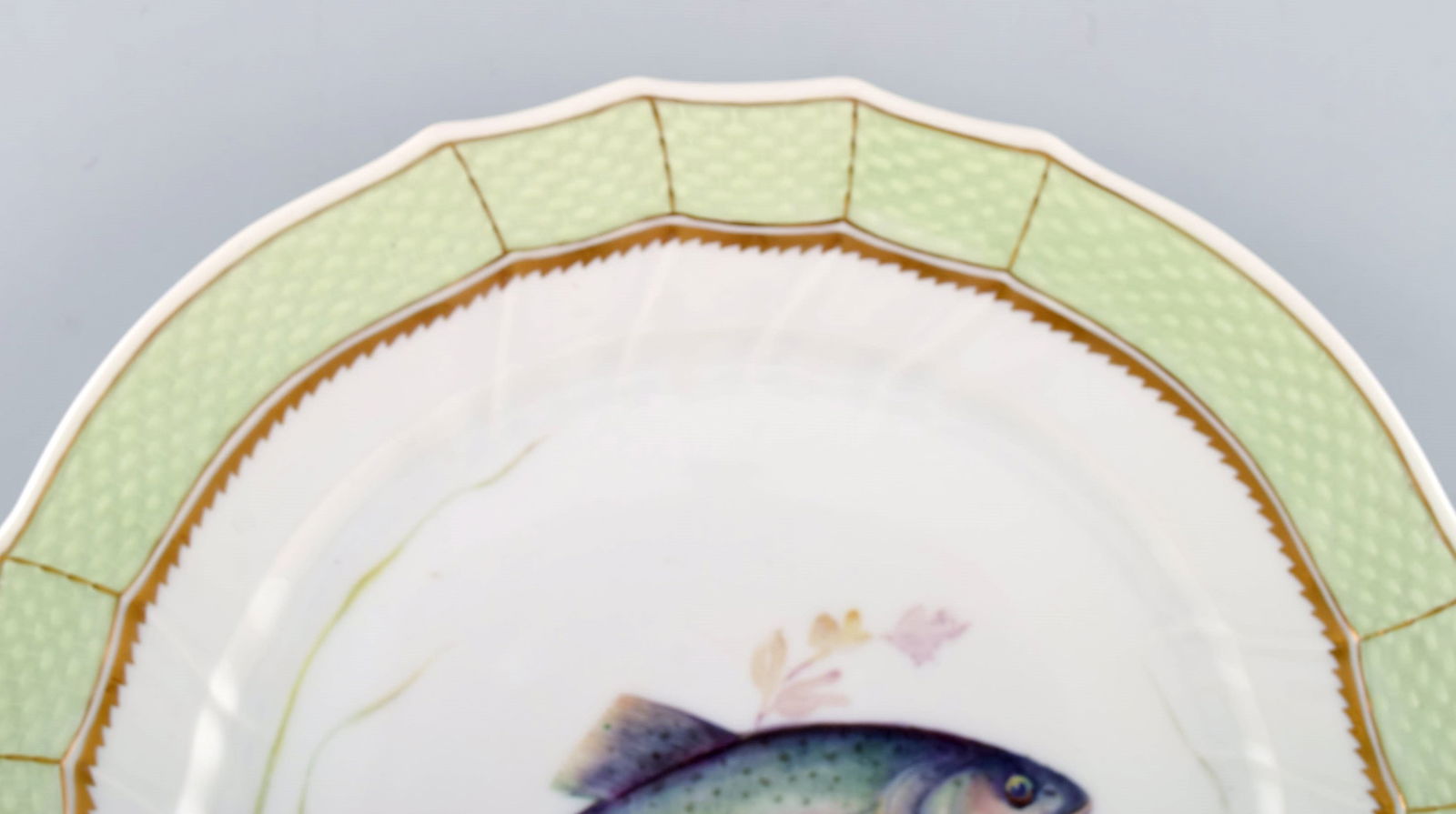 Royal Copenhagen fish plate with green edge, gold decoration and fish motif. Model 919/1710. - 4