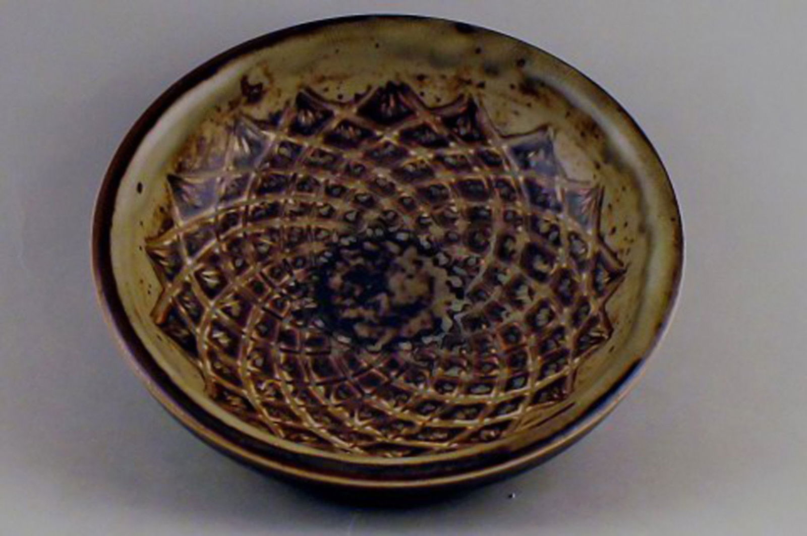 2 Royal Copenhagen dishes in ceramics by Gerd Bøgelund. - 2