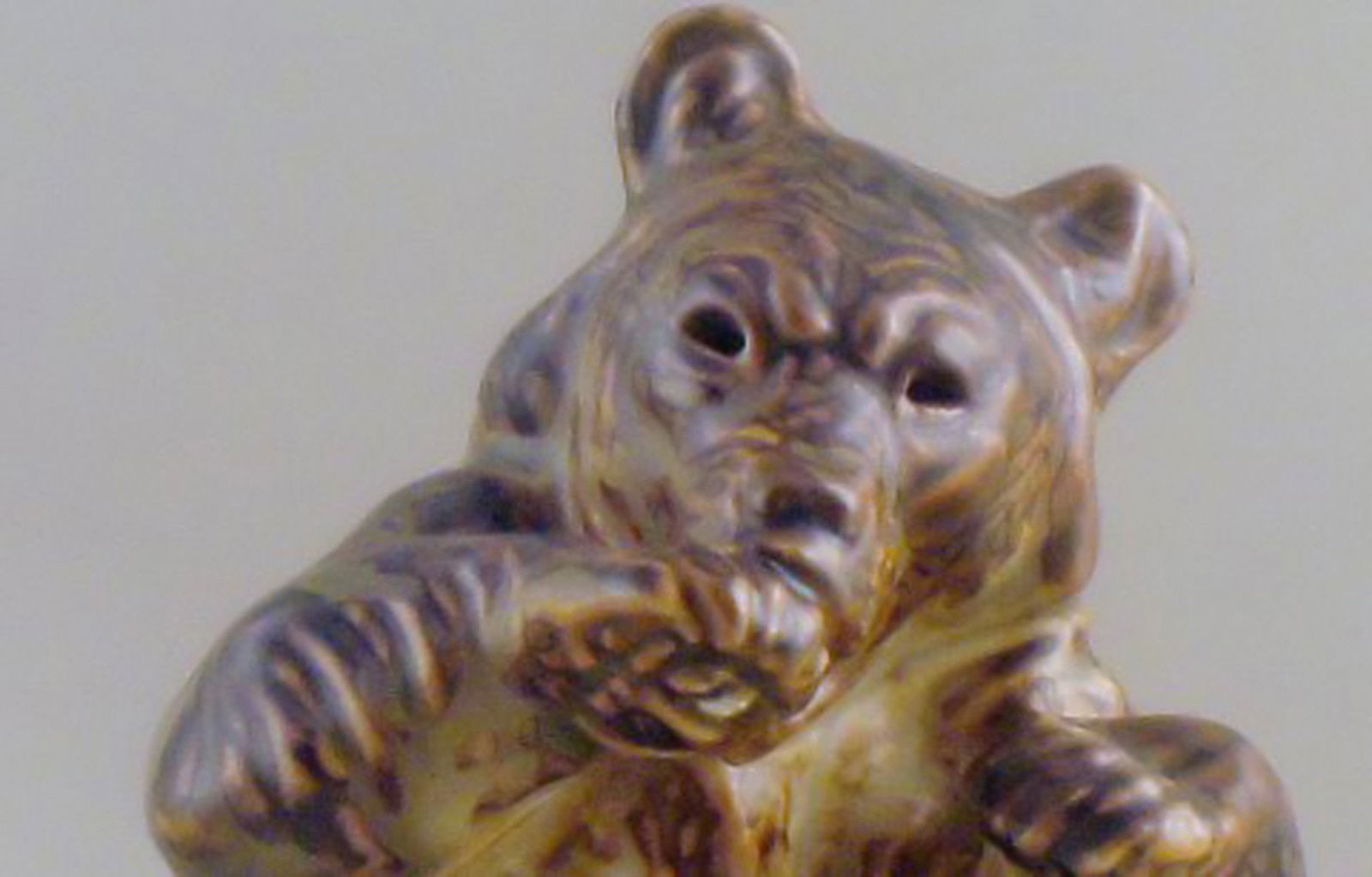 Royal Copenhagen figurine number 21675, bear sitting. - 2