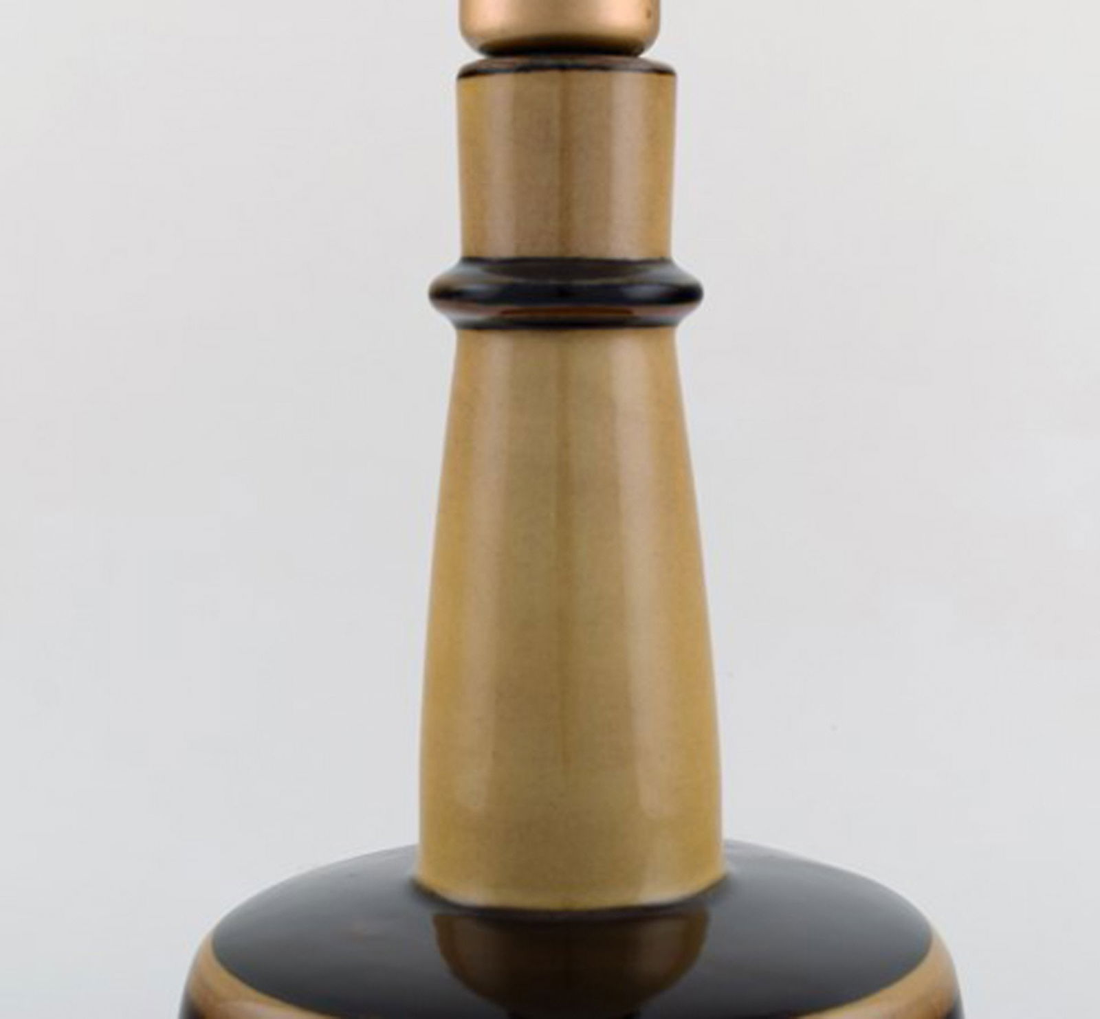 Nils Thorsson (1898-1975) for Royal Copenhagen. Two stoneware table lamps mounted on four feet - 4