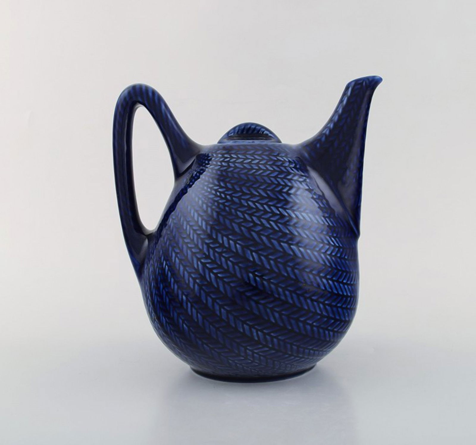 Hertha Bengtson for Rörstrand. "Blå eld" porcelain teapot. Beautiful deep blue glaze. (1 of 6)