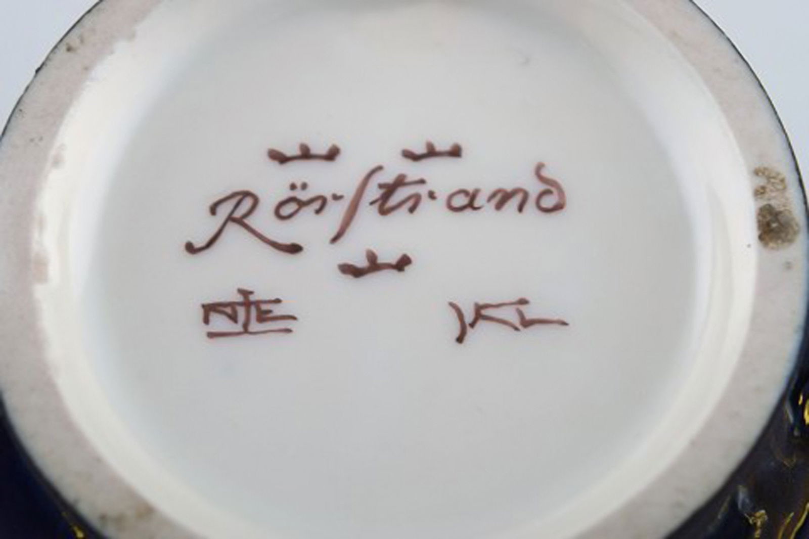 Karl Lindström and Nils Emil Lundström for Rörstrand. Lidded porcelain jar decorated - 7