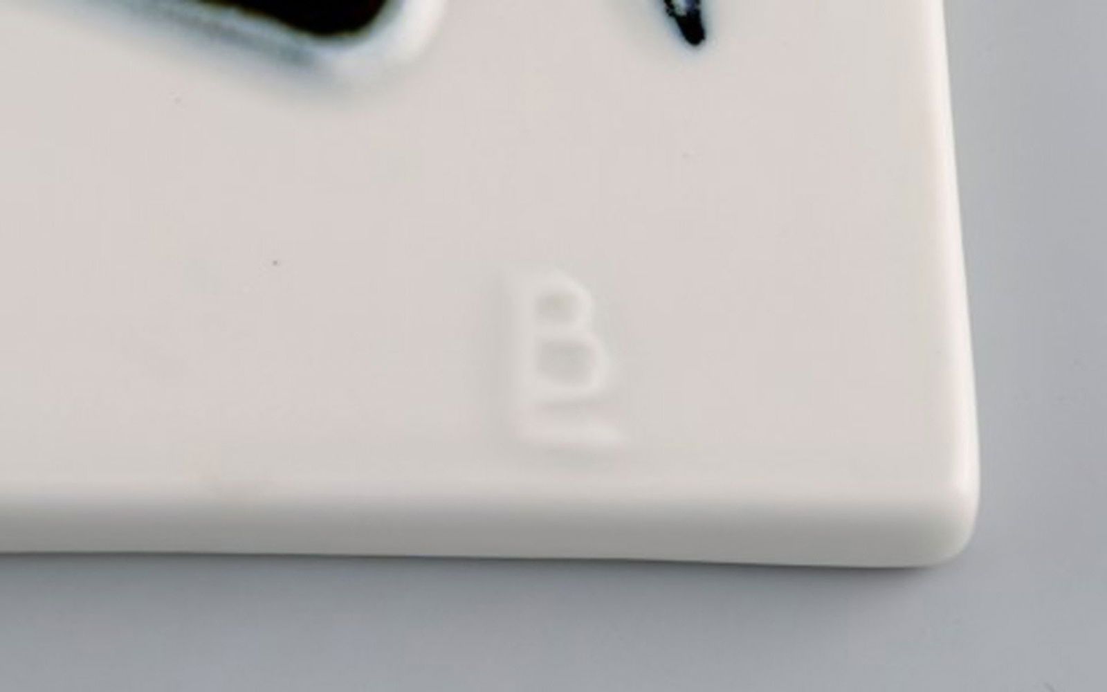 Bertil Lundgren for Rörstrand. "Gallery 2" wall plaque in glazed porcelain decorated with - 5