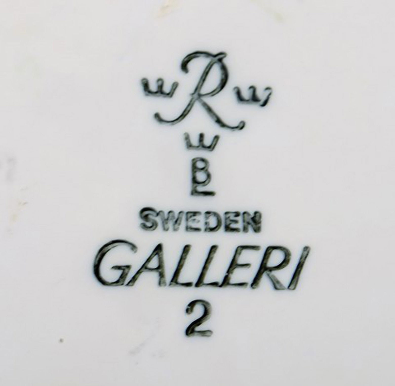 Bertil Lundgren for Rörstrand. "Gallery 2" wall plaque in glazed porcelain with butterfly. - 6