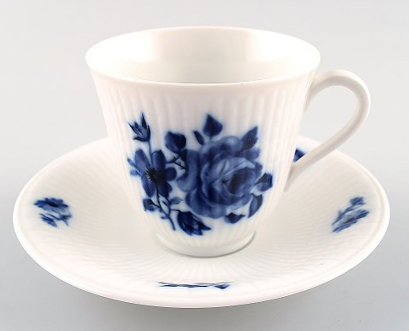 12 p. Rörstrand Blue rose mocha service. - 3