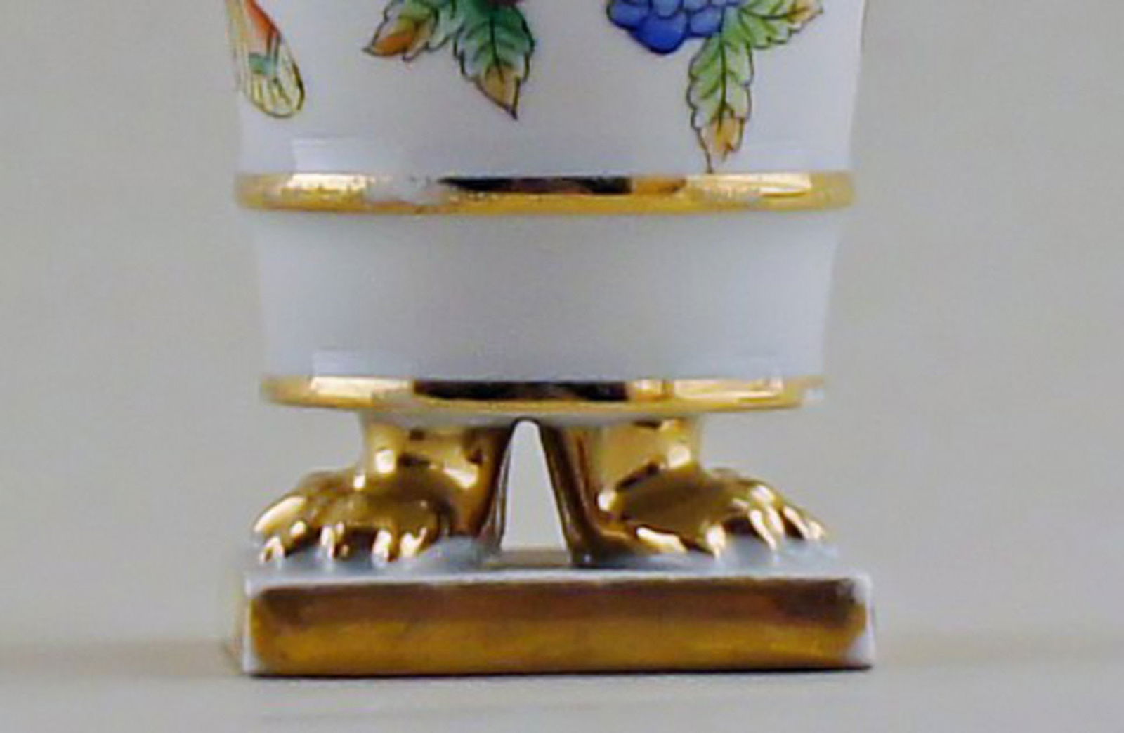 Herend, small center piece of porcelain. - 2