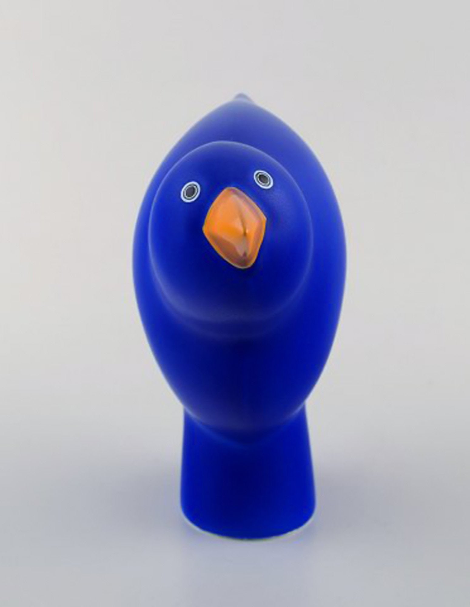 Howard Smith for Arabia. Bird in blue glazed stoneware. Late 20th century. - 2