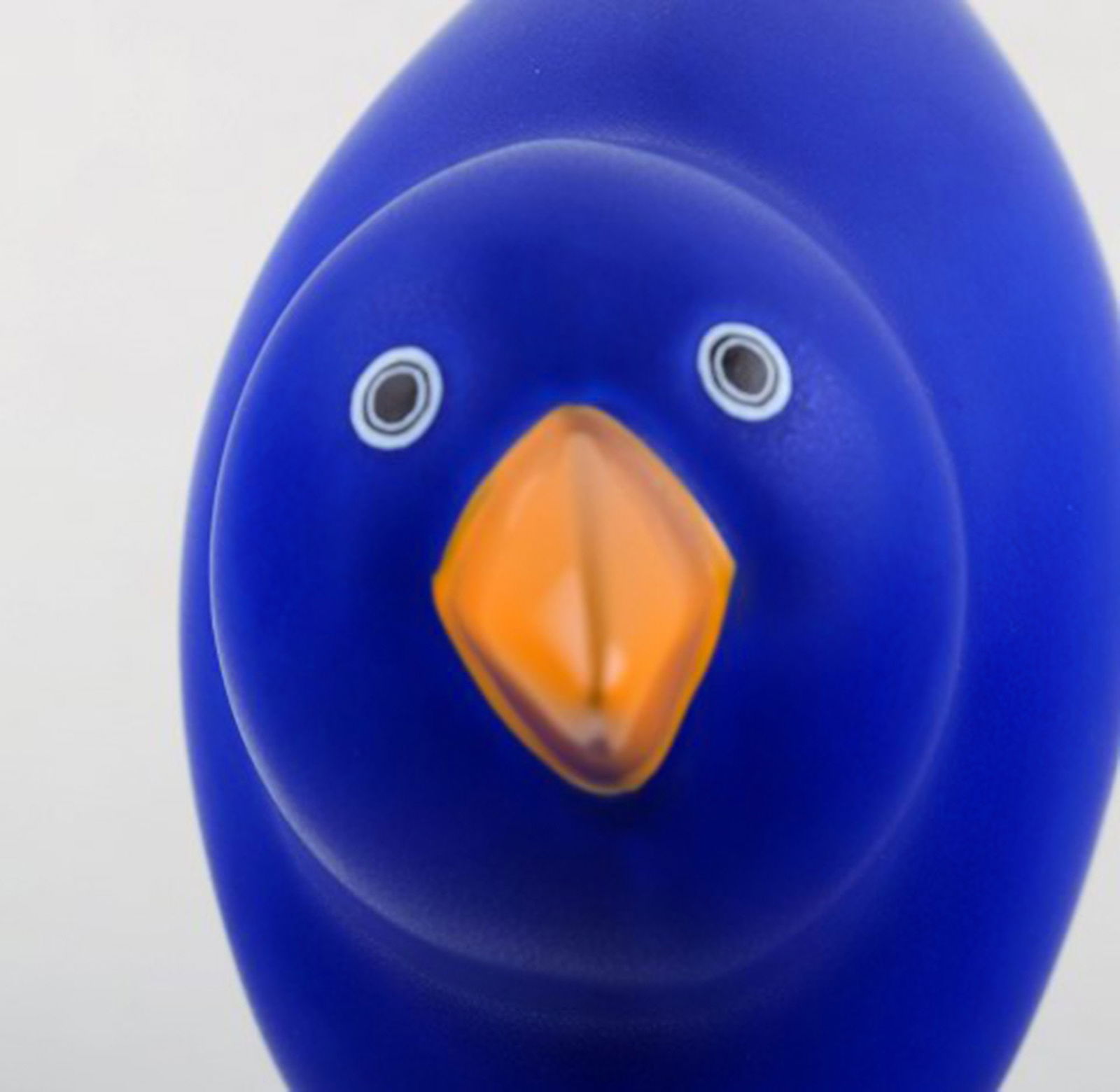 Howard Smith for Arabia. Bird in blue glazed stoneware. Late 20th century. - 3