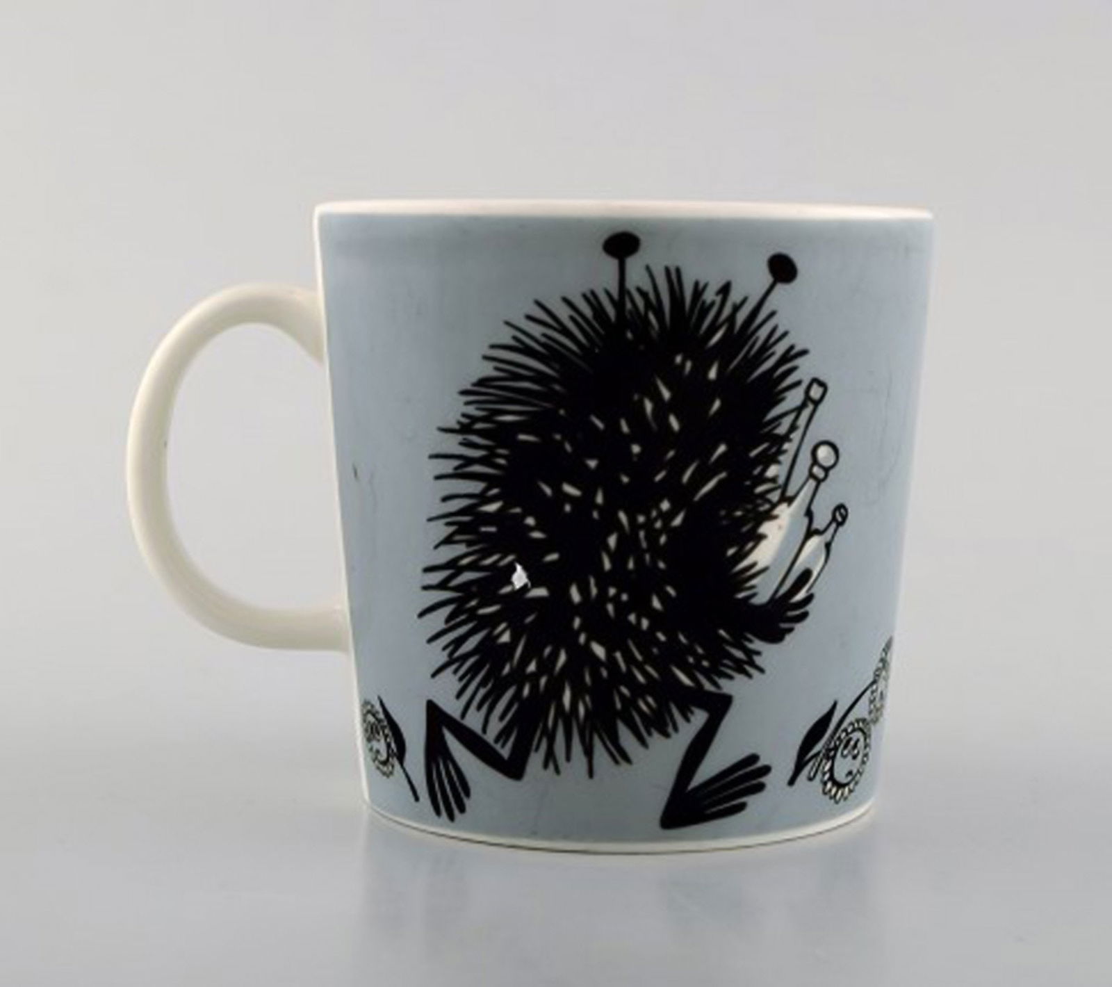 Arabia, Finland. Two cups in porcelain with motifs from "Moomin". Late 20th century. - 3