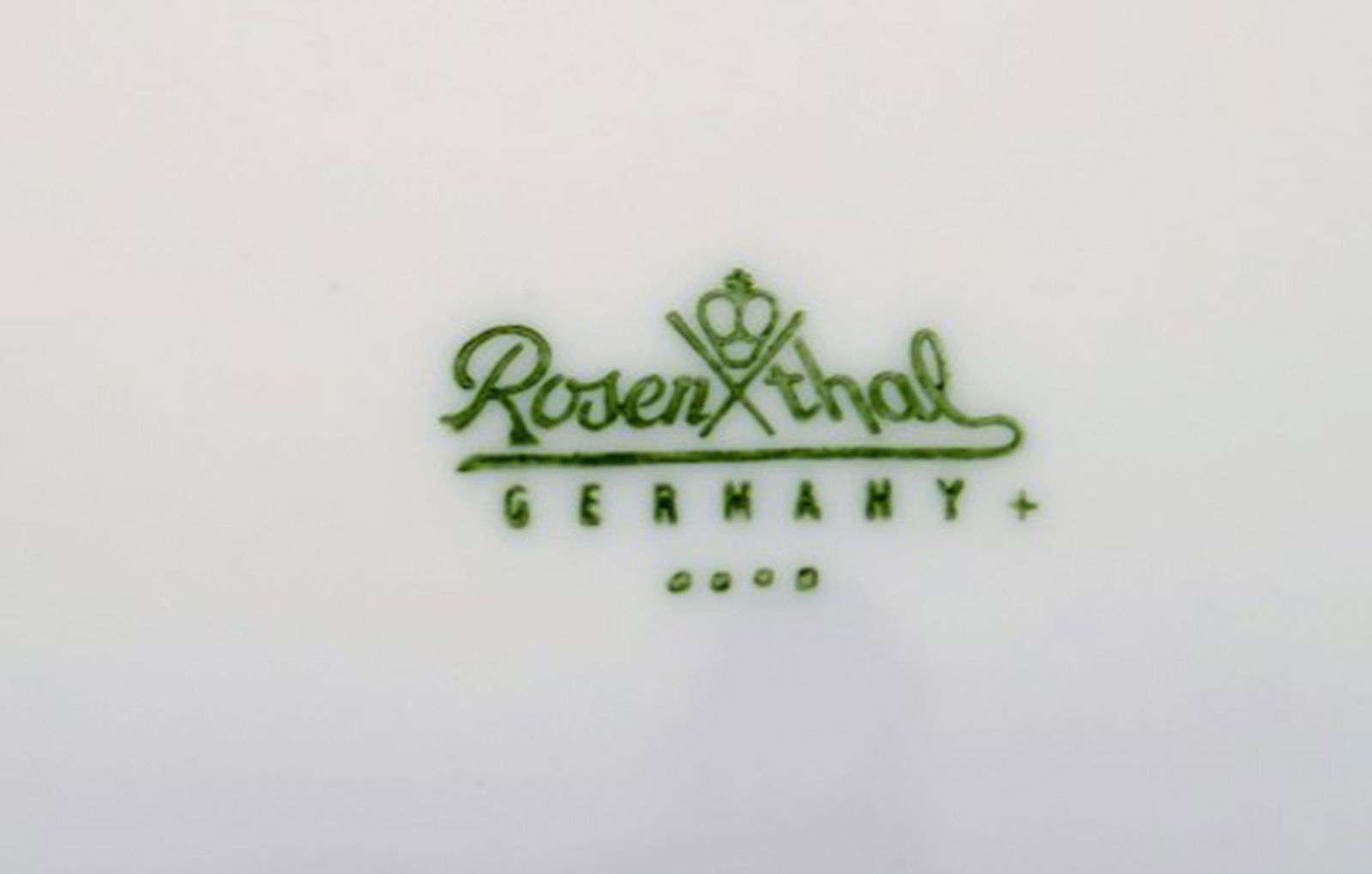 Bjørn Wiinblad for Rosenthal. Pink "Lotus" porcelain coffee service for twelve persons. 1980's. - 6